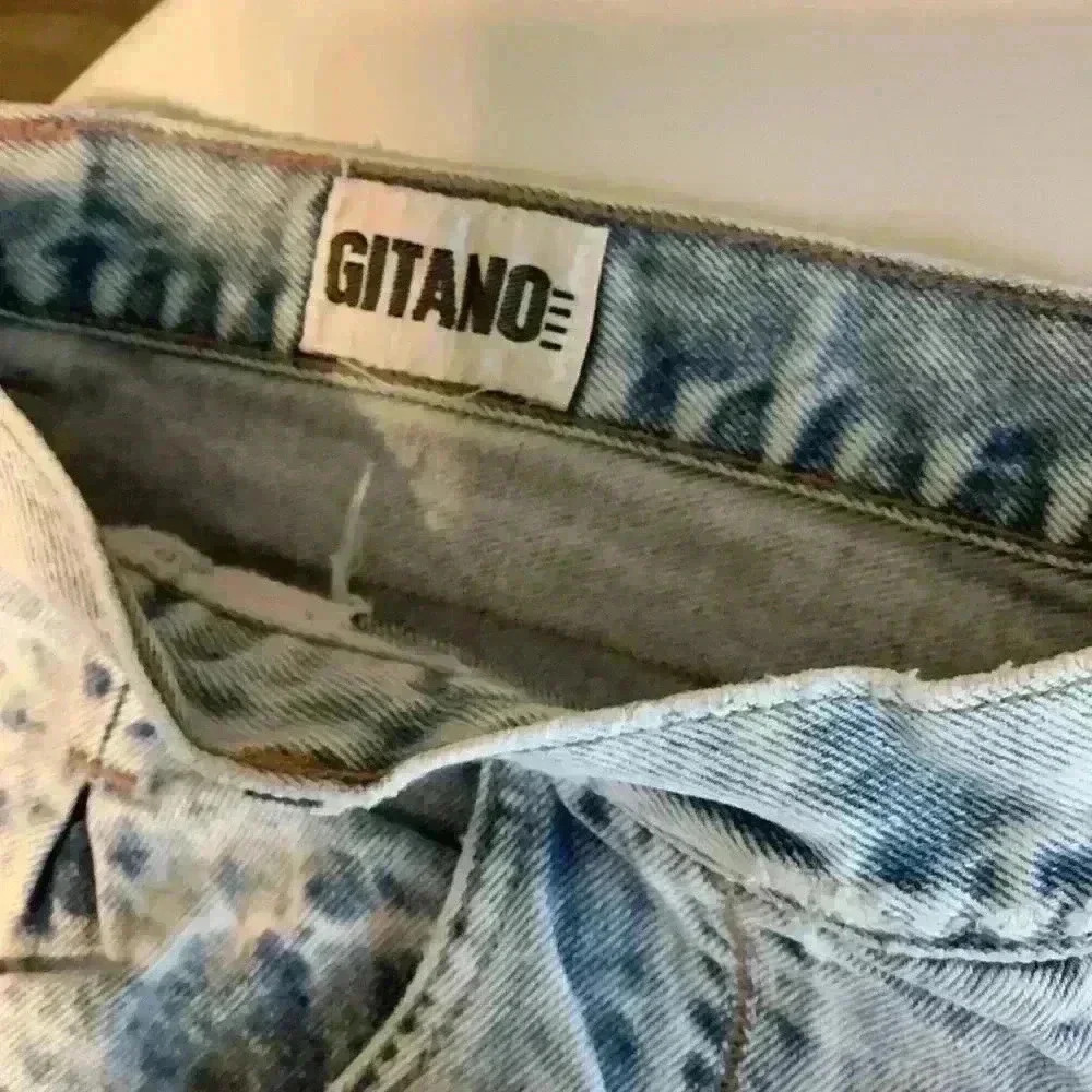 Vintage High Waist 80’s 90s Jeans with Rodeo themed patches - Picture 4 of 6